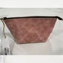 The perfect cosmetic bag to keep all your beauty essentials in one place. Stylish, practical, and compact – ideal for everyday use or for those happy travelers always on the go!