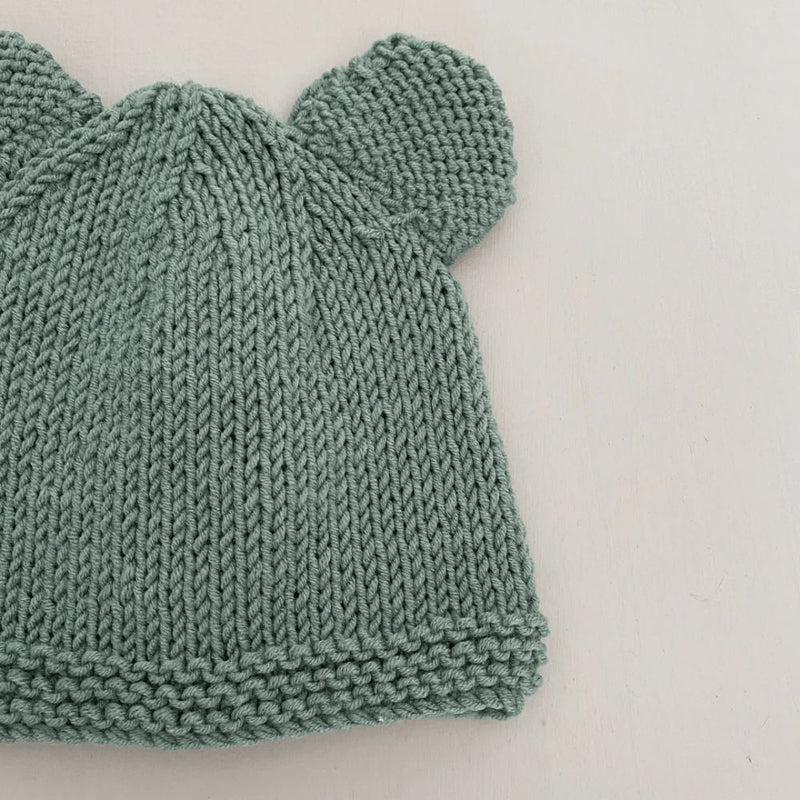 Cute Bear ears knitted Beanie.
100% Cotton wool.
Colors: Sage, Dusty Pink, Stone, Rust
