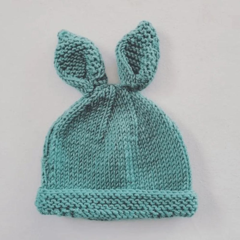 Cute, knitted Beanie with bunny Ears.
100% Cotton wool.
Colors: Turquoise and Charcoal