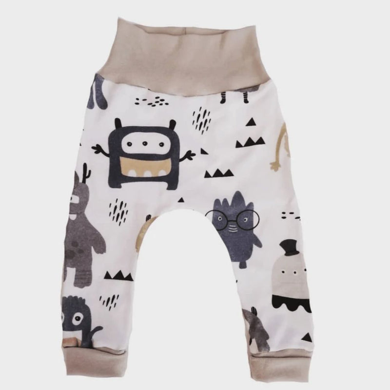 Designed with love and care, these locally handmade joggers are the epitome of quality clothing for your precious bundle of joy. Crafted with soft, breathable fabrics, Ella & Jo Baby Joggers provide ultimate comfort for your little explorer. Whether they're crawling, playing, or even taking their very first steps, these joggers will keep them cozy and happy all day long. 