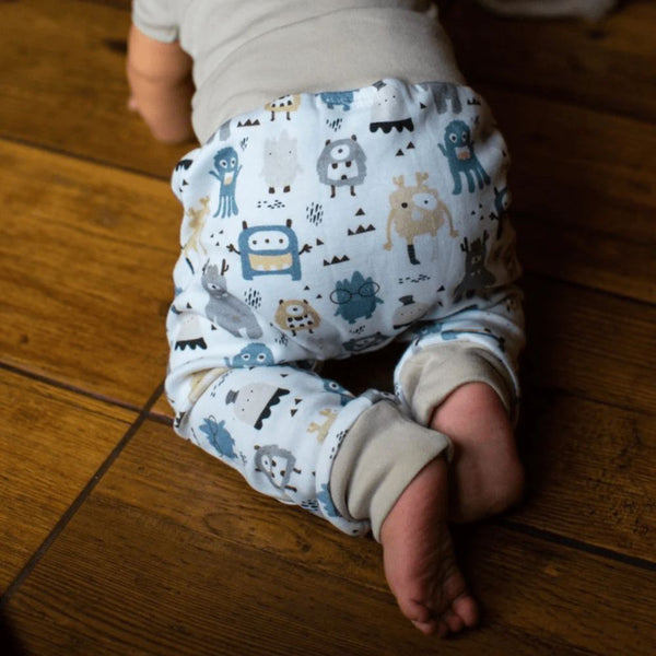 Designed with love and care, these locally handmade joggers are the epitome of quality clothing for your precious bundle of joy. Crafted with soft, breathable fabrics, Ella & Jo Baby Joggers provide ultimate comfort for your little explorer. Whether they're crawling, playing, or even taking their very first steps, these joggers will keep them cozy and happy all day long. 