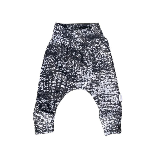 THIS JOGGER SCREAMS COMFORT!!

Style - Harem cuffed Rib Joggers to suit any outing.
100% Soft Cotton Ribbing