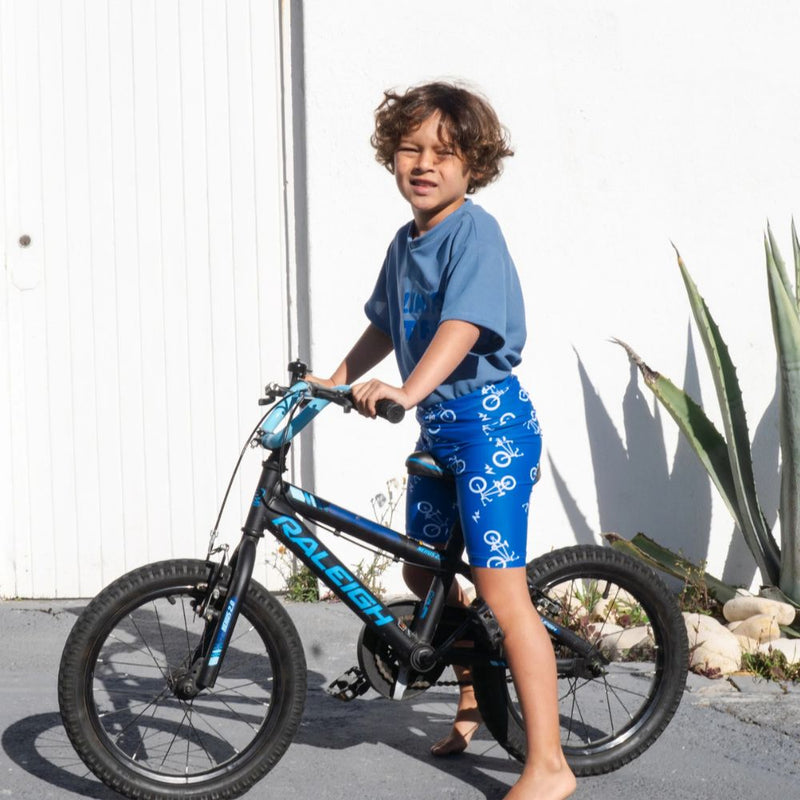 Our Set features a comfy pair of bicycle print tights and a matching top with the bold slogan “No Limits, just fun”