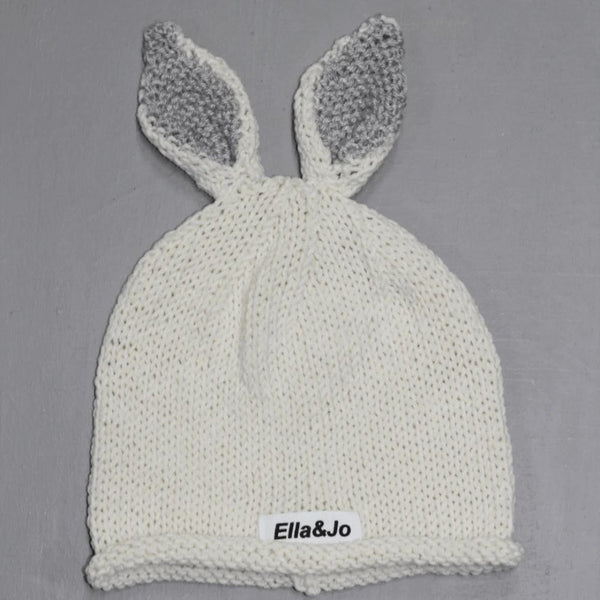 Cute Bunny ears knitted Beanie.
100% Cotton wool.
Colors: Winter white with Light Grey ears, Light Grey with pink ears