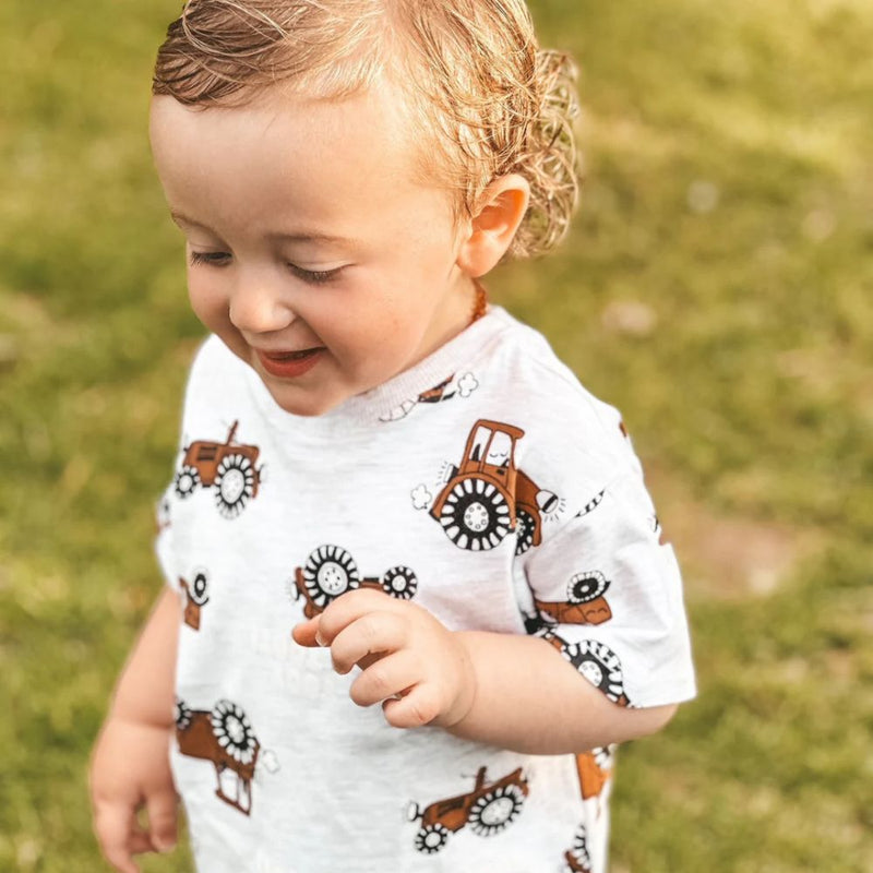 Cool, light and perfect for spring, summer and play time!

Let's not forget COMFORTABLE and TRENDY too!

Made in quality Cotton Lycra fabric with the Tractor toot toot print

Colour Ice Grey

