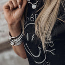 Traditional handmade silver-look bendable (not stretchable) Venda bangles made of Aluminium from South Africa.
Pack of 10 bangles