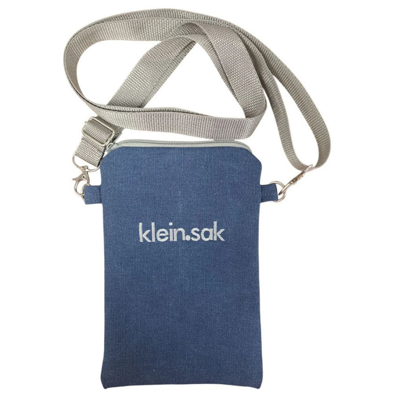 klein.sak Crossbody Bag

Handcrafted in South Africa, the klein.sak is the perfect everyday companion. Its sleek design comfortably holds your phone and something small. Made from durable, lightweight materials to keep up with your busy day.

✔️Locally made with attention to detail
✔️Lightweight yet durable for everyday use

material:
capri outer with strap x 1 
dimensions: 23cm x 15cm
