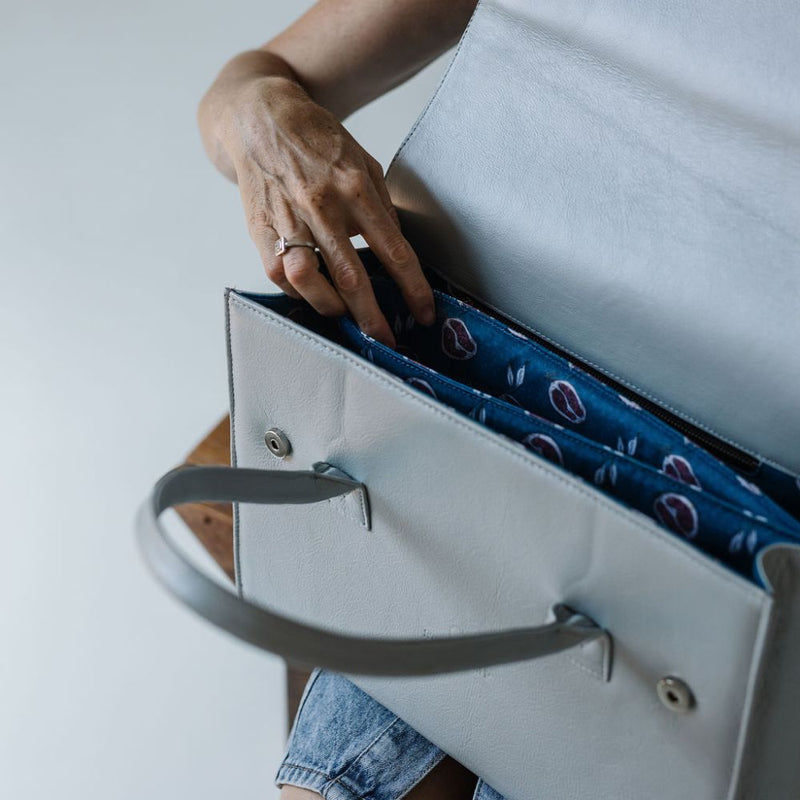 Introducing the&nbsp;Exotic Nguni Bossbag, a work bag designed for women by women. Crafted from&nbsp;rich brown leather&nbsp;and featuring an&nbsp;exotic Nguni hair-on leather finish&nbsp;with a stunning blue metallic element, this bag is both stylish and functional.