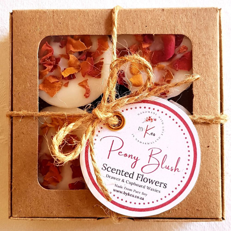Scented Flower Waxies
Our delightful, scented flower waxies are handmade with natural ecosoya wax, pure essential quality fragrances, pure essential oils and organic herbs and flowers.